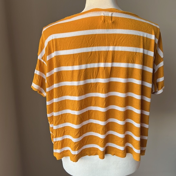 5/$25 C & S oversized crop top - Picture 6 of 9